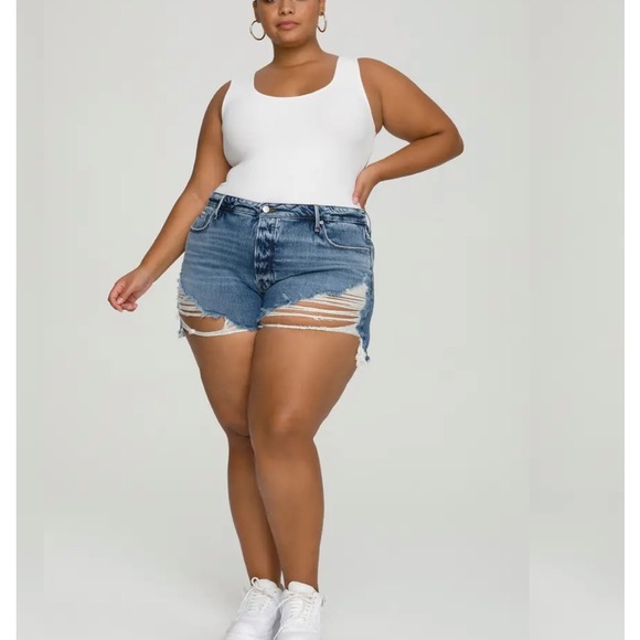 Good American 100% Cotton Bombshell Cutoff Distressed Jeans Shorts NWT Size 24 - Picture 3 of 15